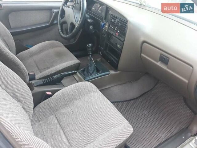 Сірий Опель Омега, об'ємом двигуна 2 л та пробігом 305 тис. км за 1750 $, фото 11 на Automoto.ua