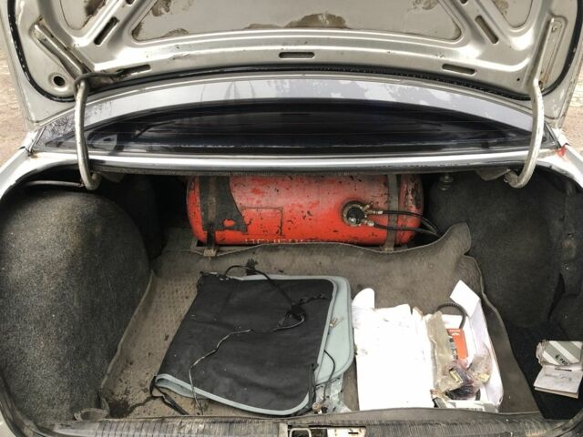 Серый Опель Омега, объемом двигателя 1.8 л и пробегом 325 тыс. км за 1400 $, фото 6 на Automoto.ua