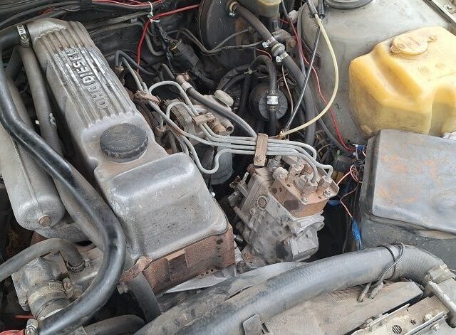 Серый Опель Омега, объемом двигателя 2.3 л и пробегом 300 тыс. км за 1800 $, фото 5 на Automoto.ua