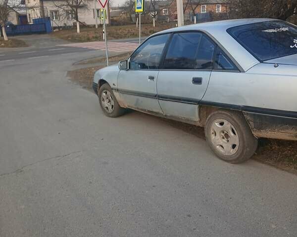 Серый Опель Омега, объемом двигателя 2.3 л и пробегом 400 тыс. км за 1000 $, фото 3 на Automoto.ua