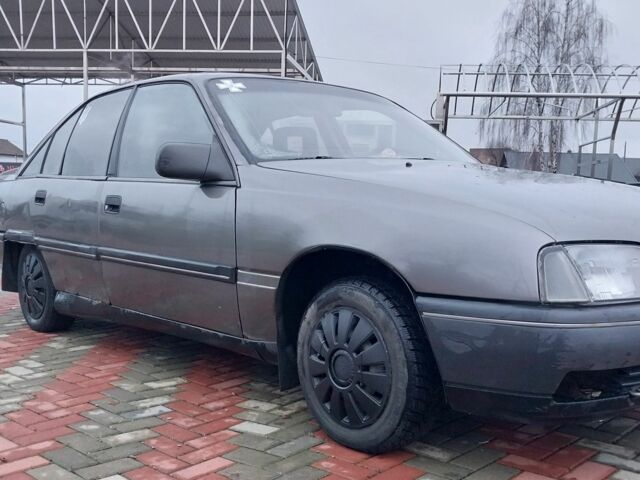 Серый Опель Омега, объемом двигателя 2 л и пробегом 450 тыс. км за 1500 $, фото 1 на Automoto.ua