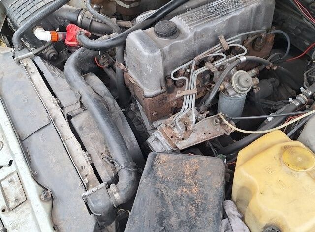 Серый Опель Омега, объемом двигателя 2.3 л и пробегом 300 тыс. км за 1800 $, фото 4 на Automoto.ua