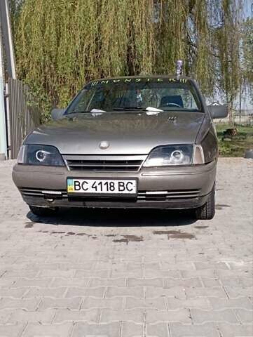 Сірий Опель Омега, об'ємом двигуна 2 л та пробігом 300 тис. км за 1300 $, фото 4 на Automoto.ua