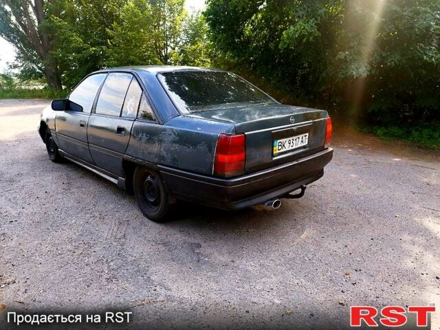 Серый Опель Омега, объемом двигателя 1.8 л и пробегом 0 тыс. км за 800 $, фото 1 на Automoto.ua