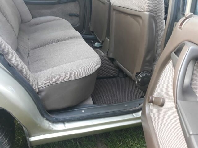 Серый Опель Омега, объемом двигателя 2 л и пробегом 305 тыс. км за 1750 $, фото 17 на Automoto.ua