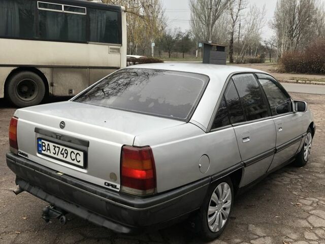 Серый Опель Омега, объемом двигателя 1.8 л и пробегом 325 тыс. км за 1400 $, фото 3 на Automoto.ua