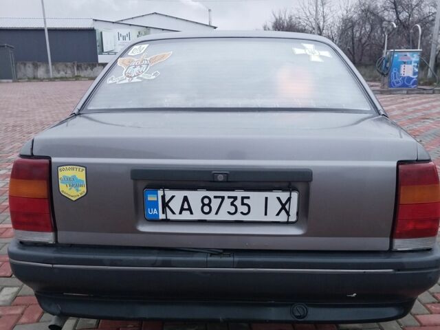 Серый Опель Омега, объемом двигателя 2 л и пробегом 450 тыс. км за 1500 $, фото 5 на Automoto.ua