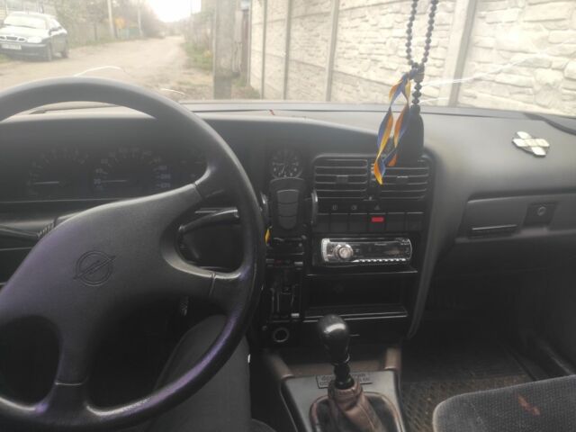 Серый Опель Омега, объемом двигателя 2 л и пробегом 3 тыс. км за 950 $, фото 6 на Automoto.ua