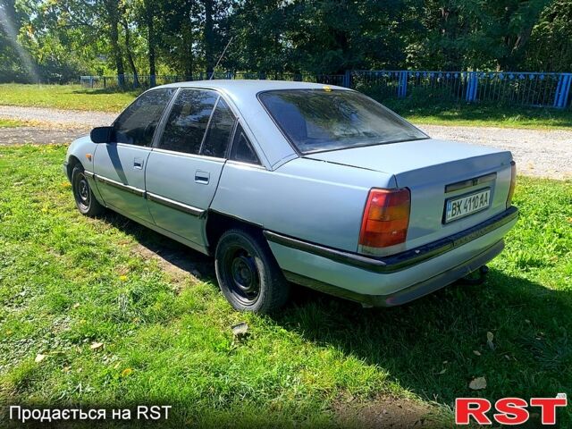 Серый Опель Омега, объемом двигателя 2.3 л и пробегом 350 тыс. км за 1100 $, фото 2 на Automoto.ua