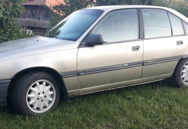 Серый Опель Омега, объемом двигателя 2 л и пробегом 305 тыс. км за 1750 $, фото 4 на Automoto.ua