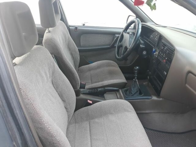 Серый Опель Омега, объемом двигателя 2 л и пробегом 305 тыс. км за 1750 $, фото 10 на Automoto.ua