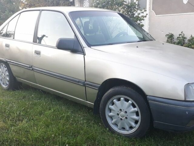 Серый Опель Омега, объемом двигателя 2 л и пробегом 305 тыс. км за 1750 $, фото 5 на Automoto.ua