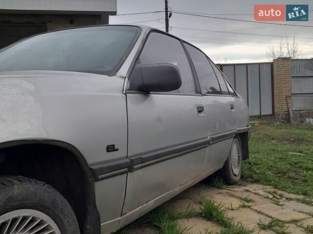 Серый Опель Омега, объемом двигателя 2 л и пробегом 280 тыс. км за 1000 $, фото 2 на Automoto.ua