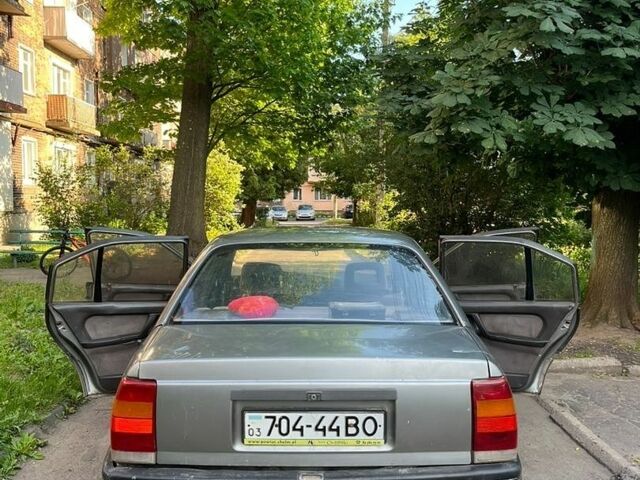 Сірий Опель Омега, об'ємом двигуна 2 л та пробігом 192 тис. км за 499 $, фото 5 на Automoto.ua