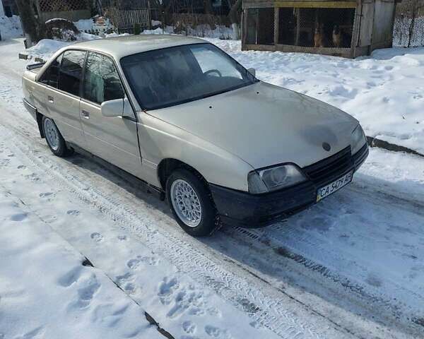 Серый Опель Омега, объемом двигателя 1.8 л и пробегом 300 тыс. км за 650 $, фото 11 на Automoto.ua