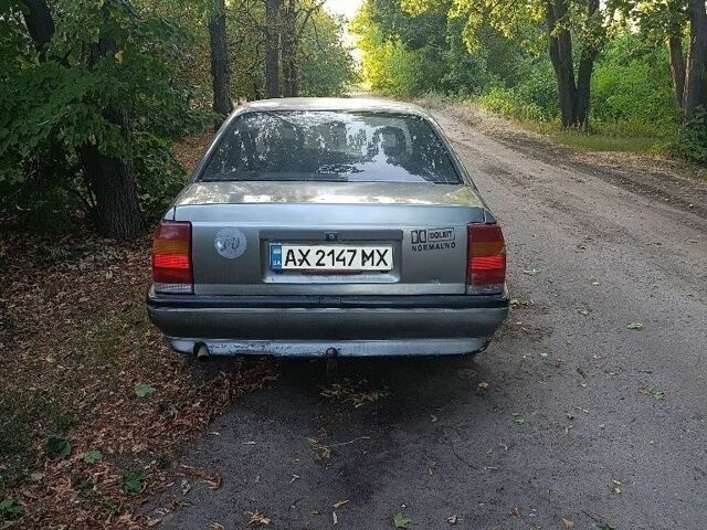 Серый Опель Омега, объемом двигателя 2 л и пробегом 371 тыс. км за 404 $, фото 1 на Automoto.ua