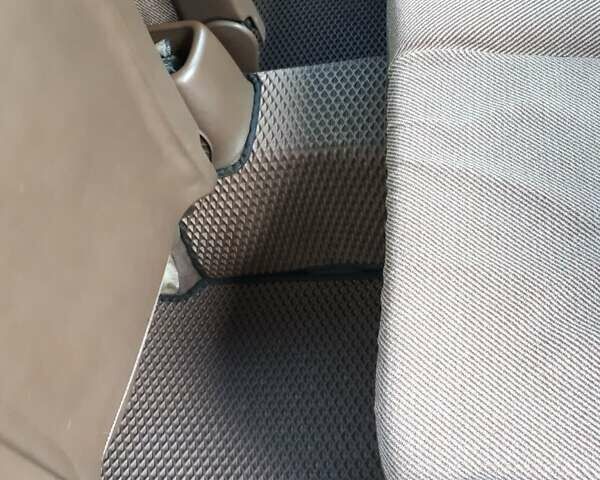 Сірий Опель Омега, об'ємом двигуна 2 л та пробігом 305 тис. км за 1750 $, фото 15 на Automoto.ua