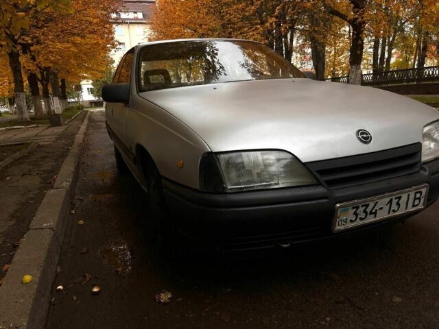 Опель Омега 1988 в Городке на Automoto.ua Серый Опель Омега, объемом двигателя 2.3 л и пробегом 320 тыс. км за 650 $, фото 2 на Automoto.ua