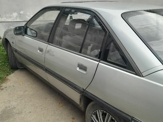 Сірий Опель Омега, об'ємом двигуна 2 л та пробігом 360 тис. км за 900 $, фото 1 на Automoto.ua