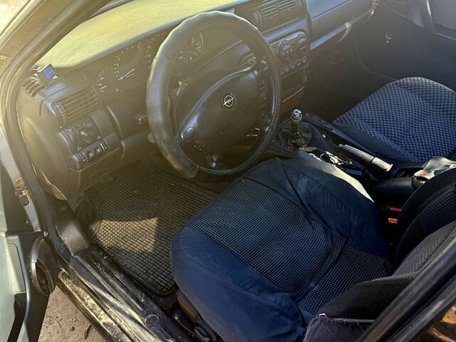 Серый Опель Омега, объемом двигателя 2 л и пробегом 0 тыс. км за 950 $, фото 4 на Automoto.ua