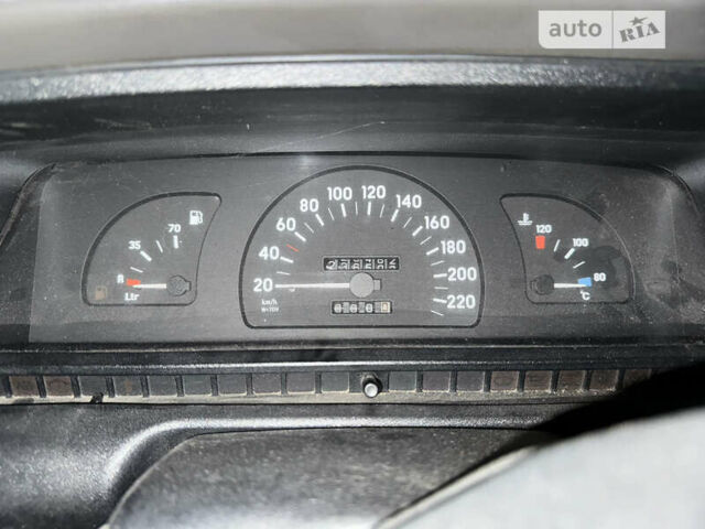 Сірий Опель Омега, об'ємом двигуна 1.8 л та пробігом 360 тис. км за 2000 $, фото 18 на Automoto.ua