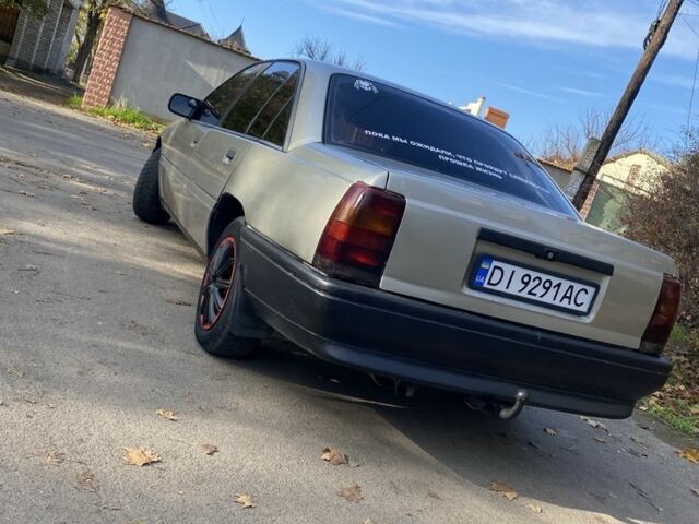 Сірий Опель Омега, об'ємом двигуна 1.8 л та пробігом 3 тис. км за 1800 $, фото 10 на Automoto.ua