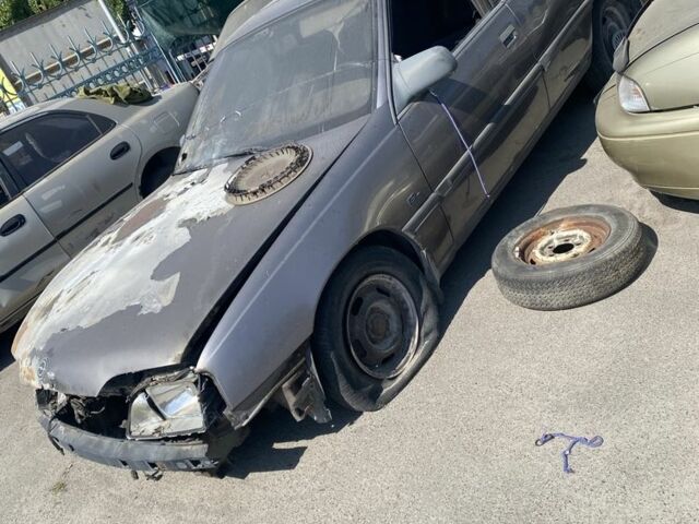 Сірий Опель Омега, об'ємом двигуна 2 л та пробігом 255 тис. км за 400 $, фото 1 на Automoto.ua