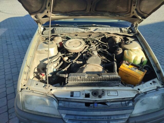 Серый Опель Омега, объемом двигателя 2 л и пробегом 490 тыс. км за 1311 $, фото 9 на Automoto.ua