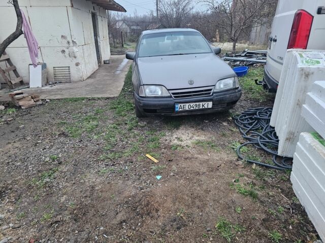 Серый Опель Омега, объемом двигателя 2 л и пробегом 120 тыс. км за 521 $, фото 2 на Automoto.ua