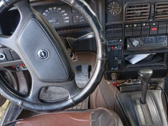 Серый Опель Омега, объемом двигателя 2 л и пробегом 320 тыс. км за 800 $, фото 5 на Automoto.ua