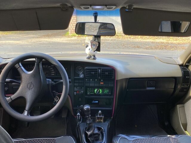 Сірий Опель Омега, об'ємом двигуна 1.8 л та пробігом 3 тис. км за 1800 $, фото 5 на Automoto.ua