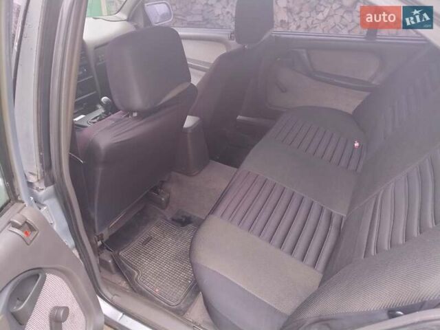 Серый Опель Омега, объемом двигателя 2 л и пробегом 170 тыс. км за 1100 $, фото 3 на Automoto.ua