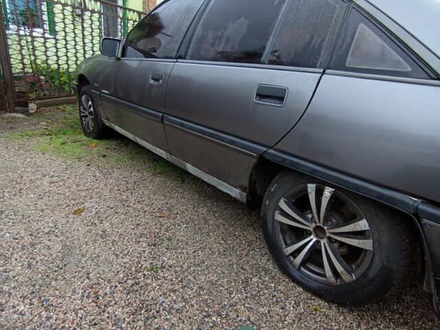 Серый Опель Омега, объемом двигателя 2 л и пробегом 333 тыс. км за 1250 $, фото 4 на Automoto.ua