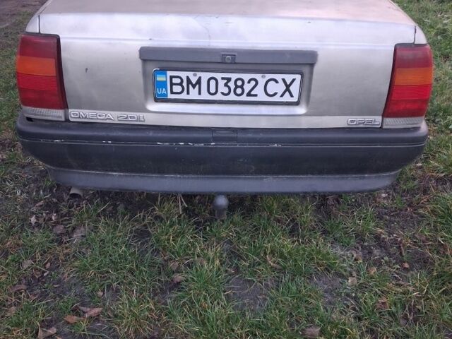 Серый Опель Омега, объемом двигателя 2 л и пробегом 320 тыс. км за 800 $, фото 1 на Automoto.ua