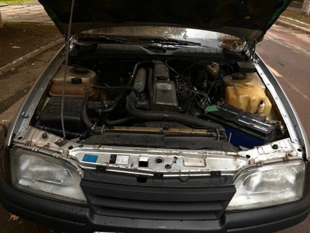 Опель Омега 1988 в Городке на Automoto.ua Серый Опель Омега, объемом двигателя 2.3 л и пробегом 320 тыс. км за 650 $, фото 6 на Automoto.ua