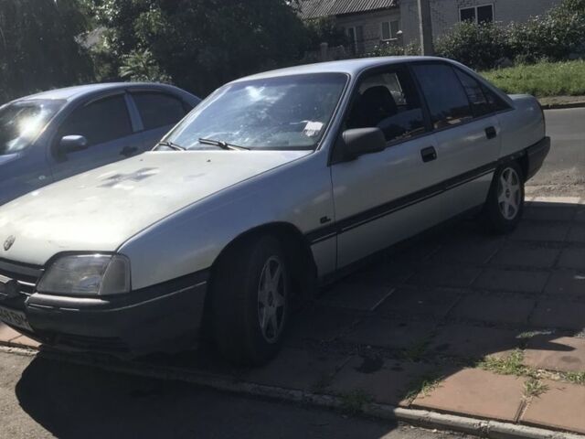 Сірий Опель Омега, об'ємом двигуна 2 л та пробігом 800 тис. км за 1000 $, фото 2 на Automoto.ua