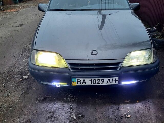 Сірий Опель Омега, об'ємом двигуна 2 л та пробігом 0 тис. км за 1100 $, фото 5 на Automoto.ua