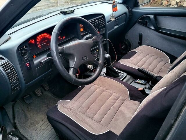 Сірий Опель Омега, об'ємом двигуна 2 л та пробігом 0 тис. км за 1100 $, фото 1 на Automoto.ua