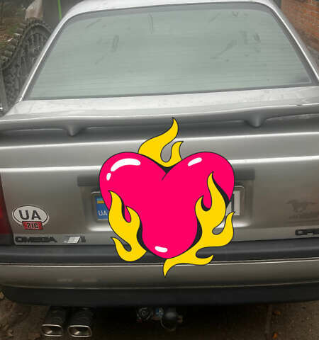 Серый Опель Омега, объемом двигателя 2 л и пробегом 220 тыс. км за 2000 $, фото 5 на Automoto.ua