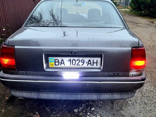Сірий Опель Омега, об'ємом двигуна 2 л та пробігом 0 тис. км за 1100 $, фото 4 на Automoto.ua