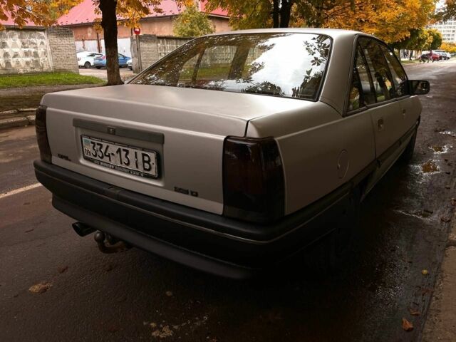 Опель Омега 1988 в Городке на Automoto.ua Серый Опель Омега, объемом двигателя 2.3 л и пробегом 320 тыс. км за 650 $, фото 3 на Automoto.ua