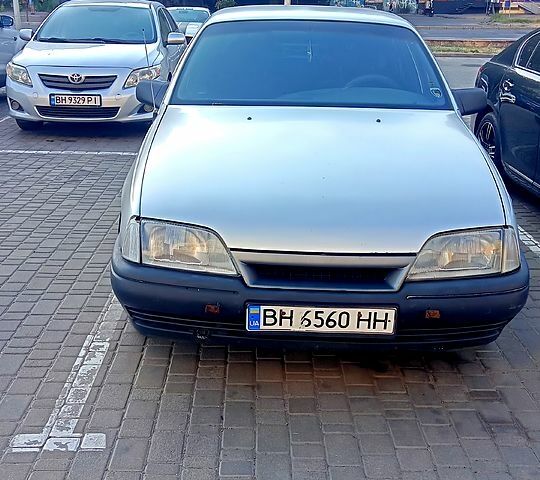 Сірий Опель Омега, об'ємом двигуна 2 л та пробігом 0 тис. км за 1400 $, фото 5 на Automoto.ua