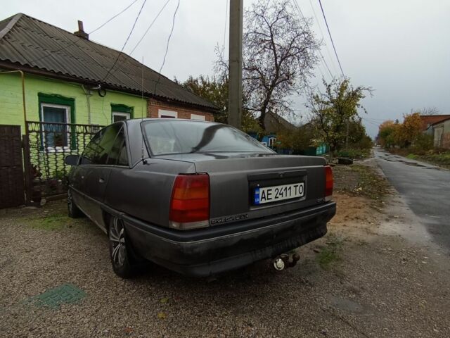 Серый Опель Омега, объемом двигателя 2 л и пробегом 333 тыс. км за 1250 $, фото 5 на Automoto.ua