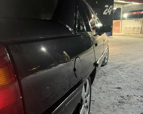 Серый Опель Омега, объемом двигателя 2 л и пробегом 360 тыс. км за 1000 $, фото 3 на Automoto.ua