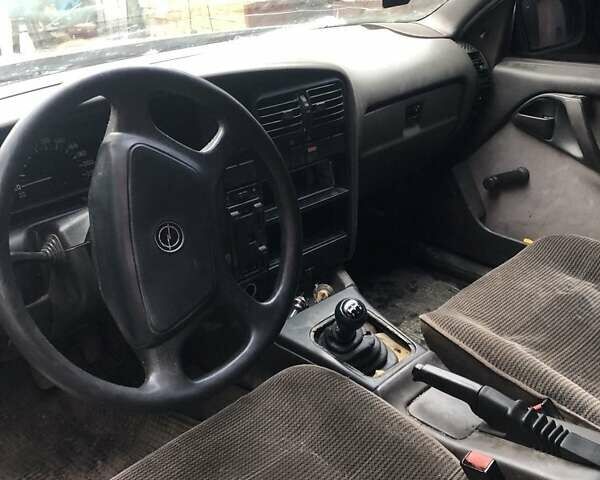 Сірий Опель Омега, об'ємом двигуна 0 л та пробігом 298 тис. км за 450 $, фото 1 на Automoto.ua