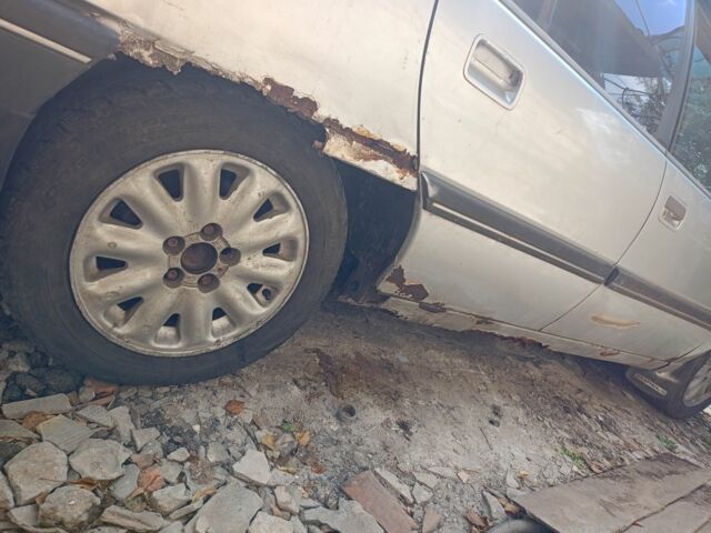 Сірий Опель Омега, об'ємом двигуна 2 л та пробігом 400 тис. км за 600 $, фото 7 на Automoto.ua