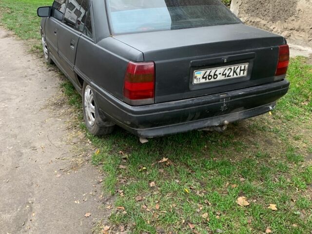 Сірий Опель Омега, об'ємом двигуна 2 л та пробігом 200 тис. км за 475 $, фото 2 на Automoto.ua