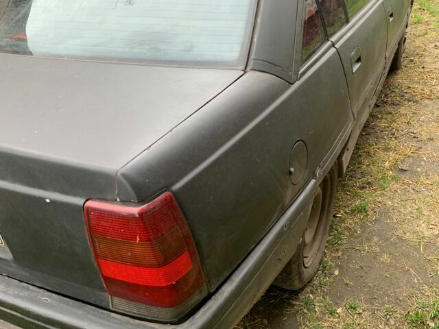 Сірий Опель Омега, об'ємом двигуна 2 л та пробігом 200 тис. км за 475 $, фото 1 на Automoto.ua