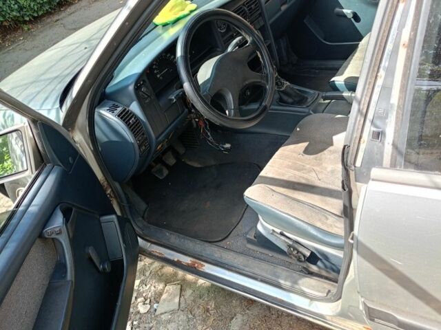 Сірий Опель Омега, об'ємом двигуна 2 л та пробігом 400 тис. км за 600 $, фото 5 на Automoto.ua