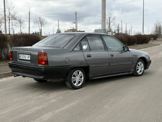Сірий Опель Омега, об'ємом двигуна 2 л та пробігом 300 тис. км за 900 $, фото 2 на Automoto.ua